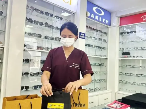 Branded optical store